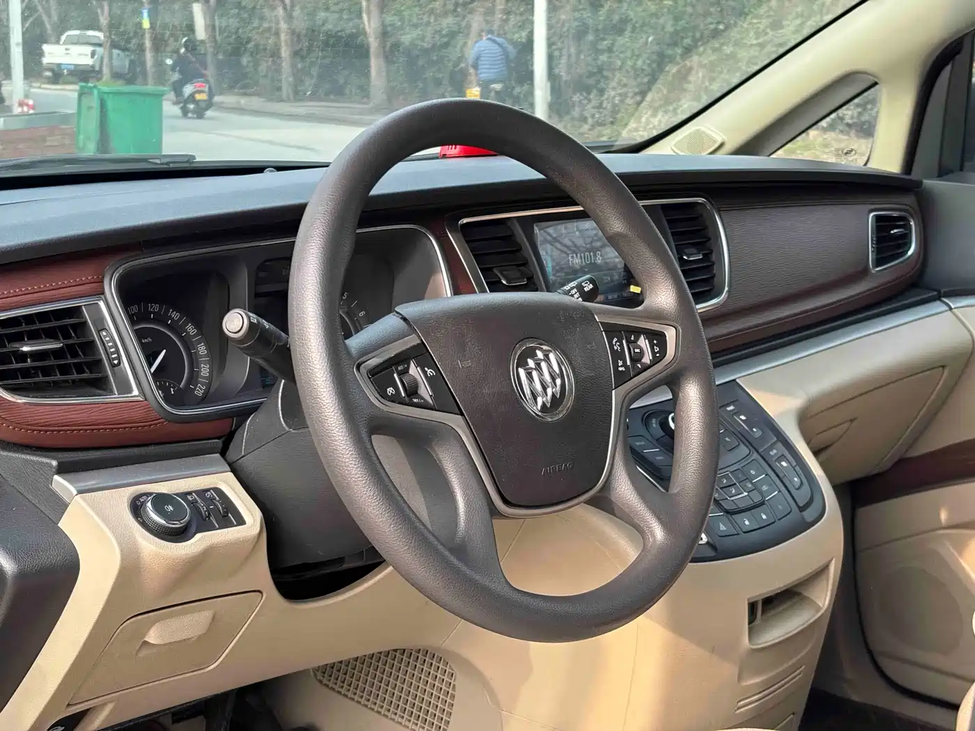 Buick GL8 2018 28T Comfort China VI фото 4