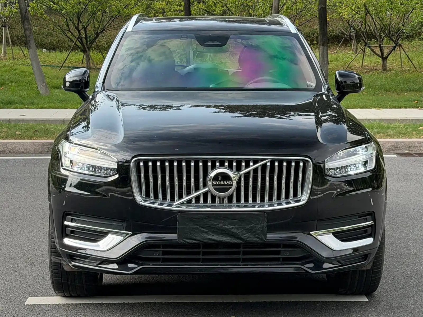 Photo 2 - Volvo XC90