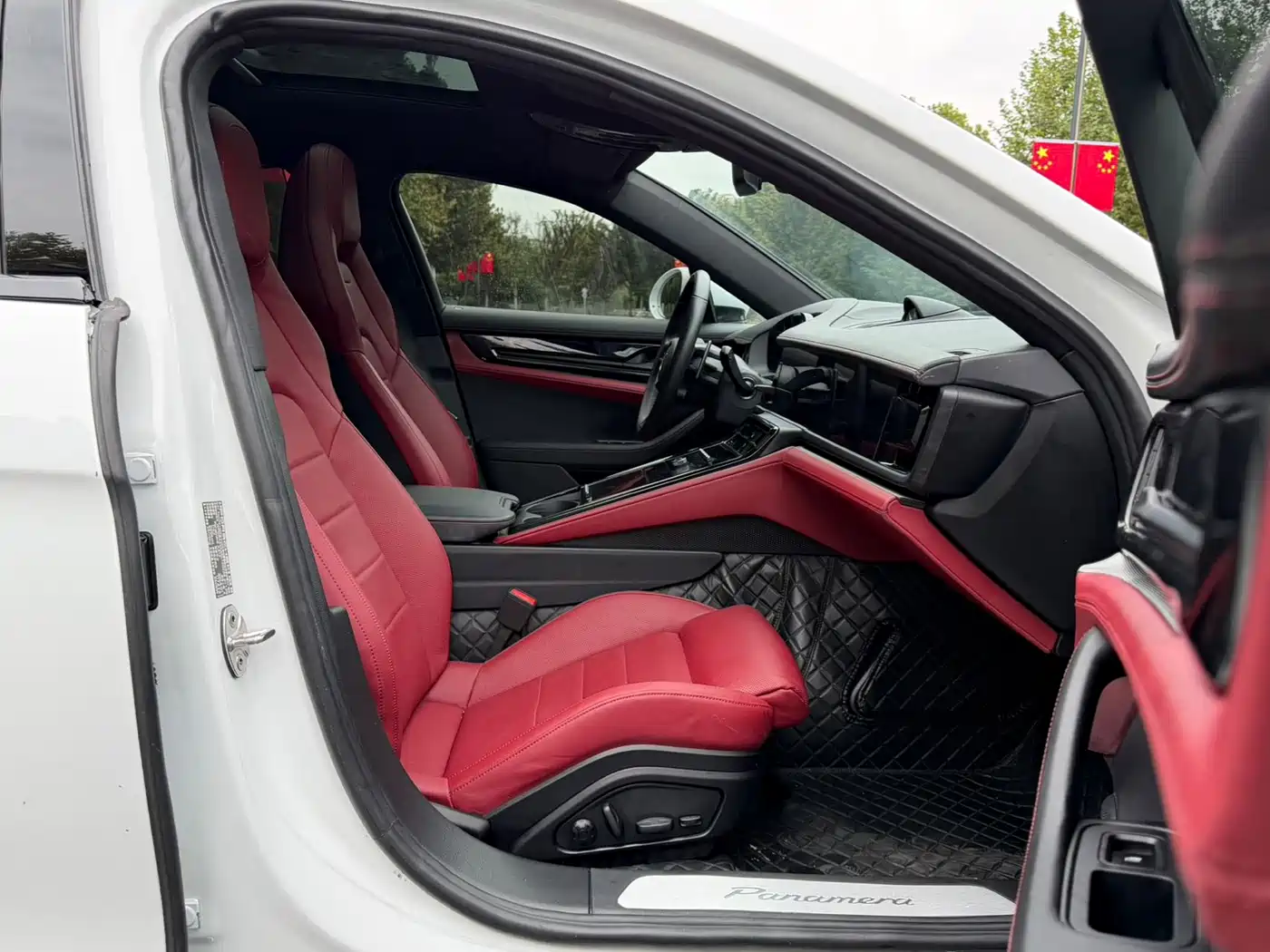 Photo 6 - Porsche Panamera