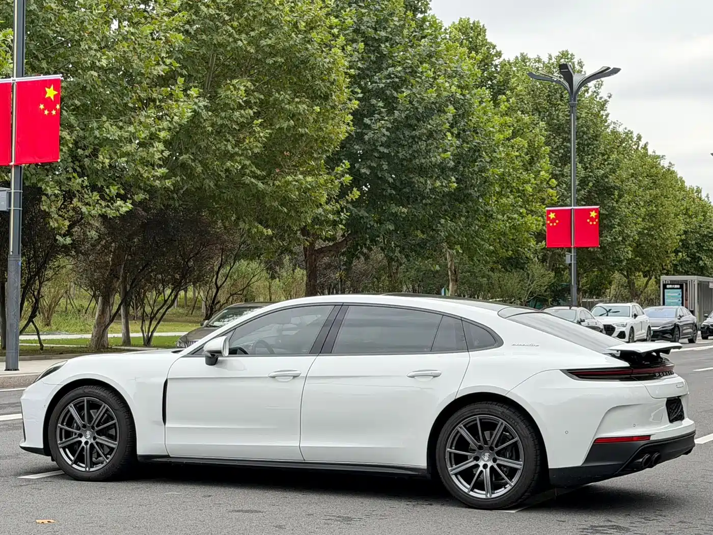 Photo 11 - Porsche Panamera