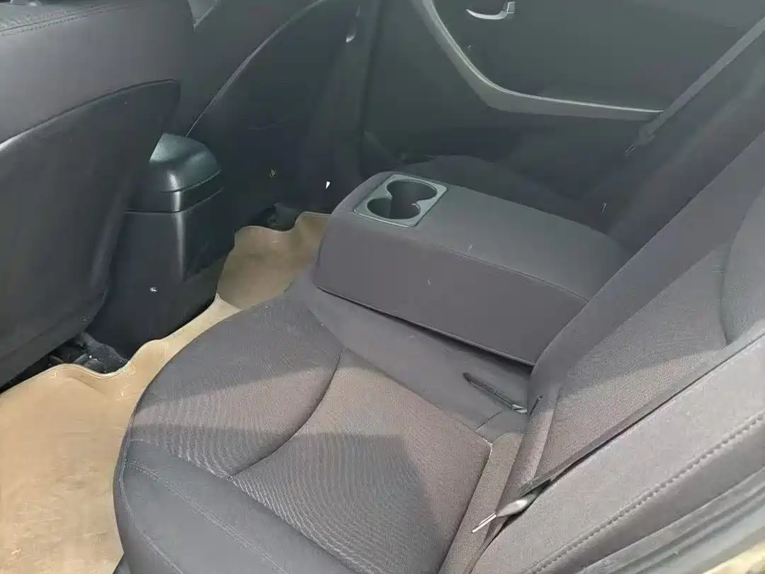 Hyundai Langdong 2016 1.6L Manual Premium Edition фото 4