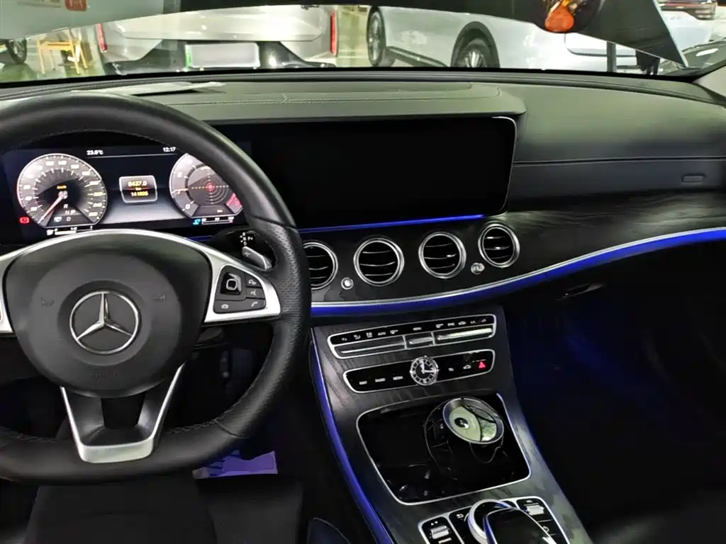 Mercedes-Benz E-Class 2018 E 200 L Sport фото 10
