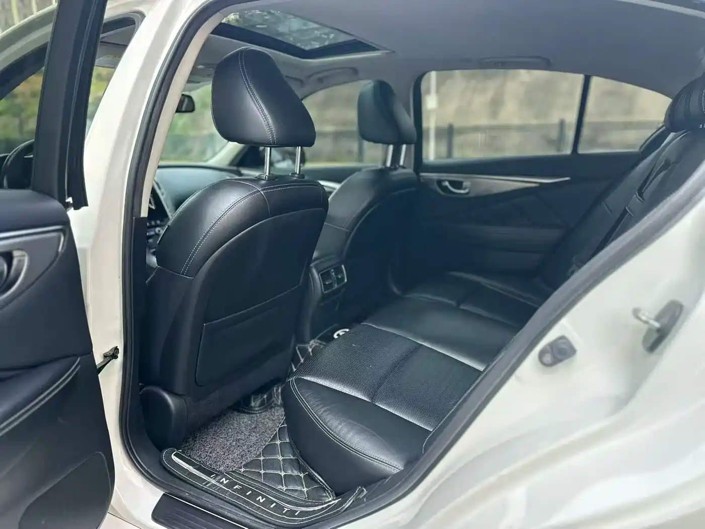 Infiniti Q50 2017 2014 3.7L Luxury Sport