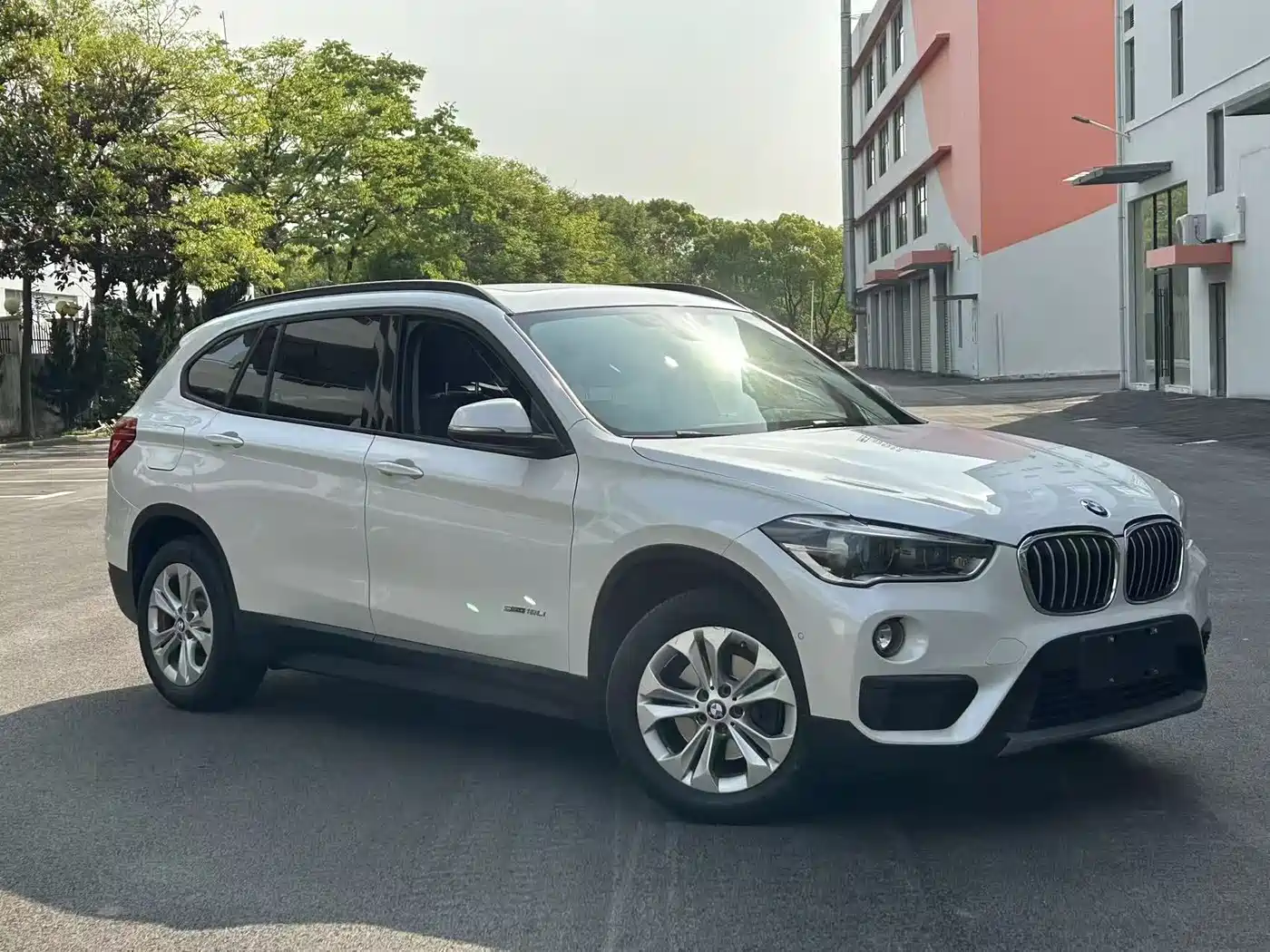 BMW X1 2016 sDrive18Li Premium Model фото 3