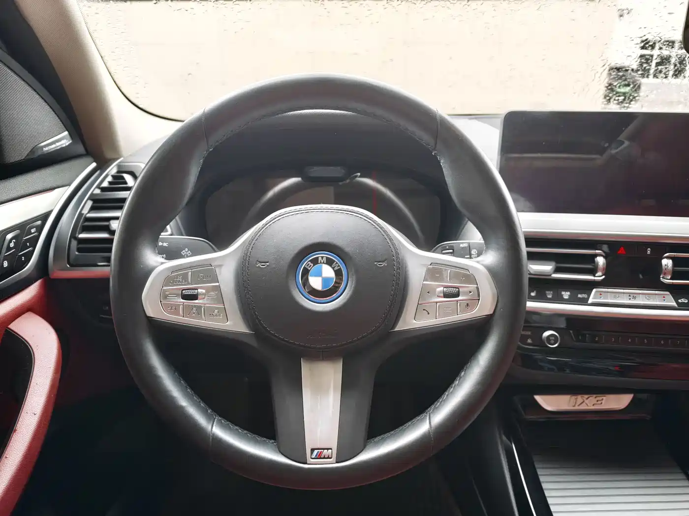 BMW iX3 2024 Innovation Leader фото 8