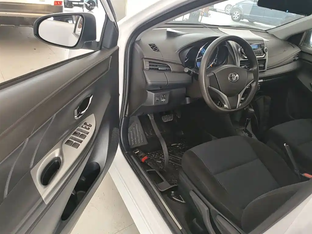 Toyota YARiS L Zhi Xuan 2015 1.5E Auto Charming Edition фото 16