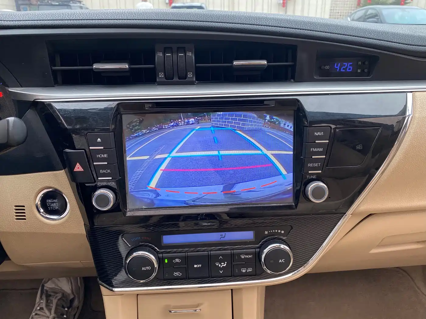 Toyota Corolla 2014 1.8L CVT GLX-i фото 16