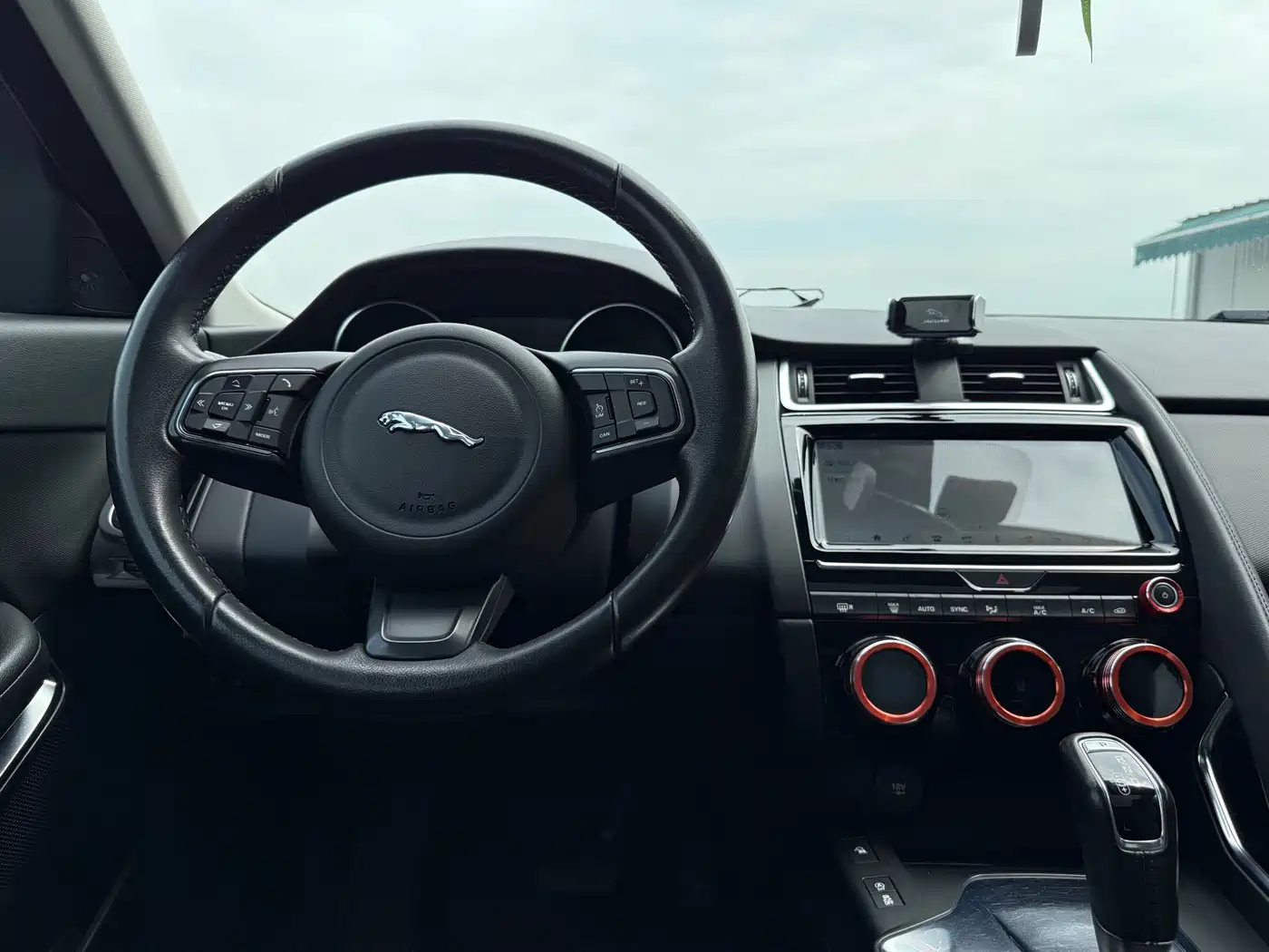 Jaguar E-PACE 2018 Model P200 China V фото 8