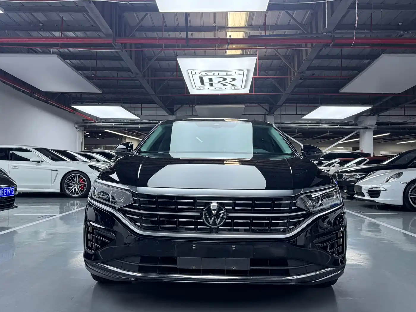 Volkswagen Passat 2023 380TSI Luxury Edition фото 2