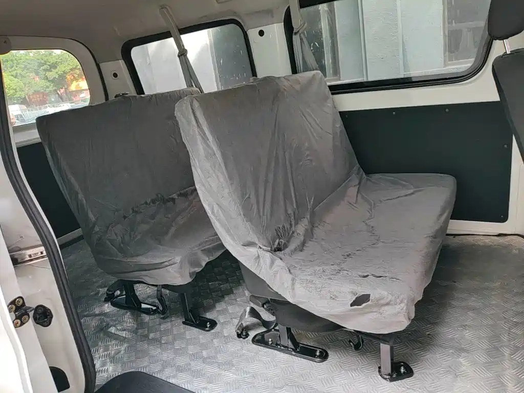 Changan Kaicheng Changan Ruixing EM60 2025 2025 Passenger Version Comfort 6-Seater 300km with Lift-up Tailgate