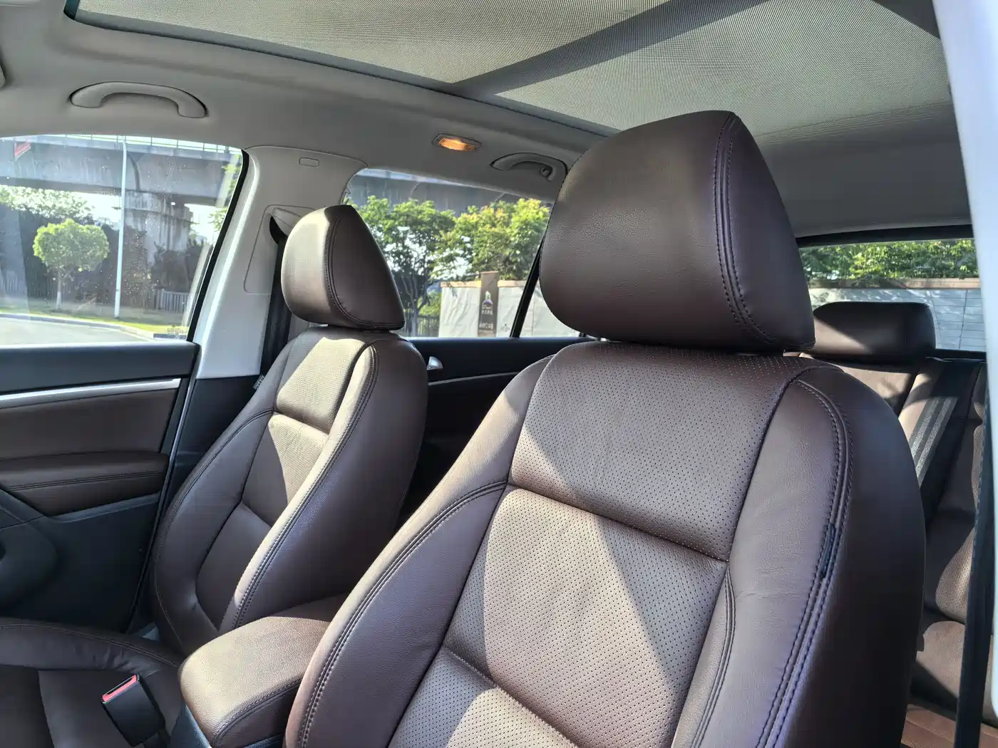 Volkswagen Tiguan 2015 1.8TSI Automatic 2WD Highline фото 6