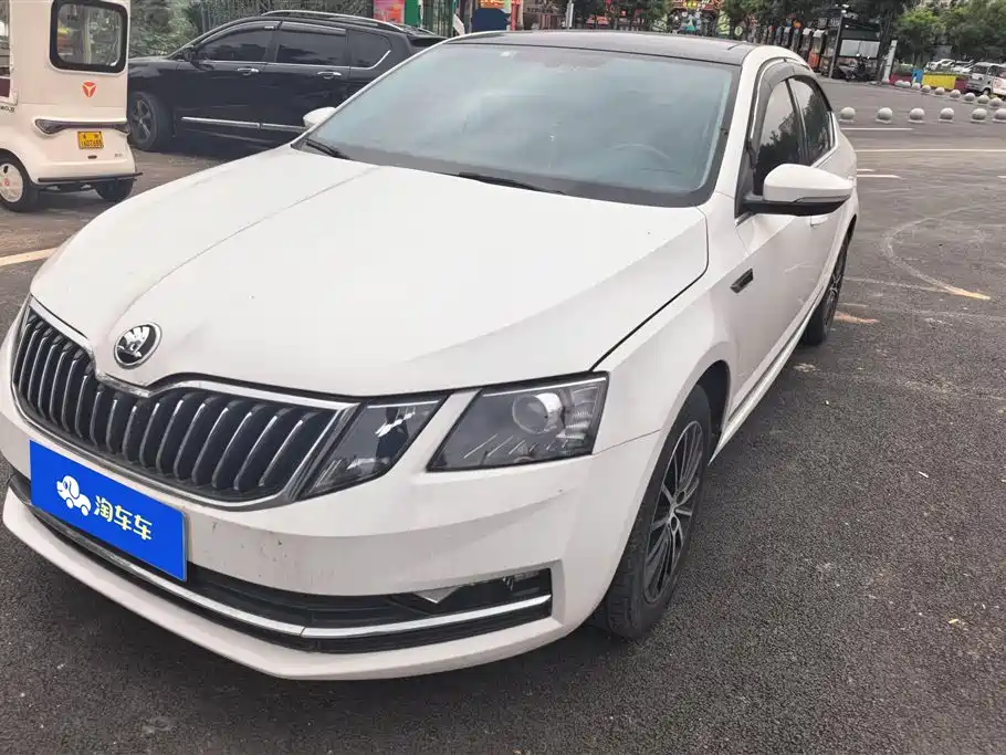 Škoda Octavia 2019 1.5L Automatic Luxury Edition