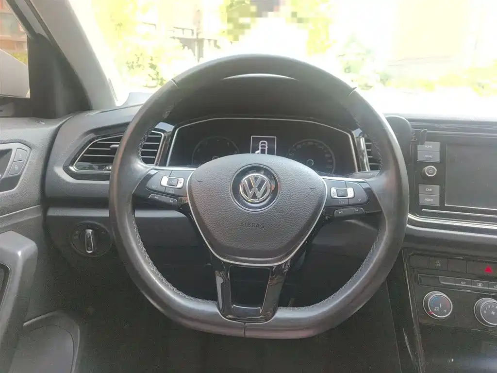 Volkswagen T-ROC 2019 280TSI DSG 2WD Comfort Version China VI фото 3