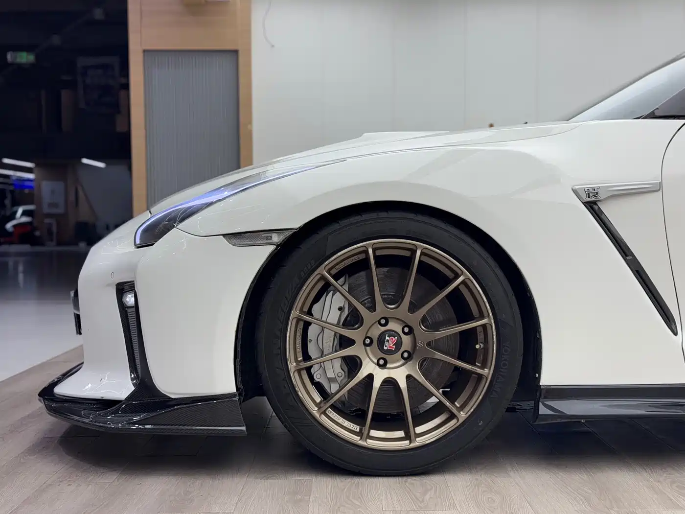 Nissan GT-R 2010 3.8T Premium Edition фото 8