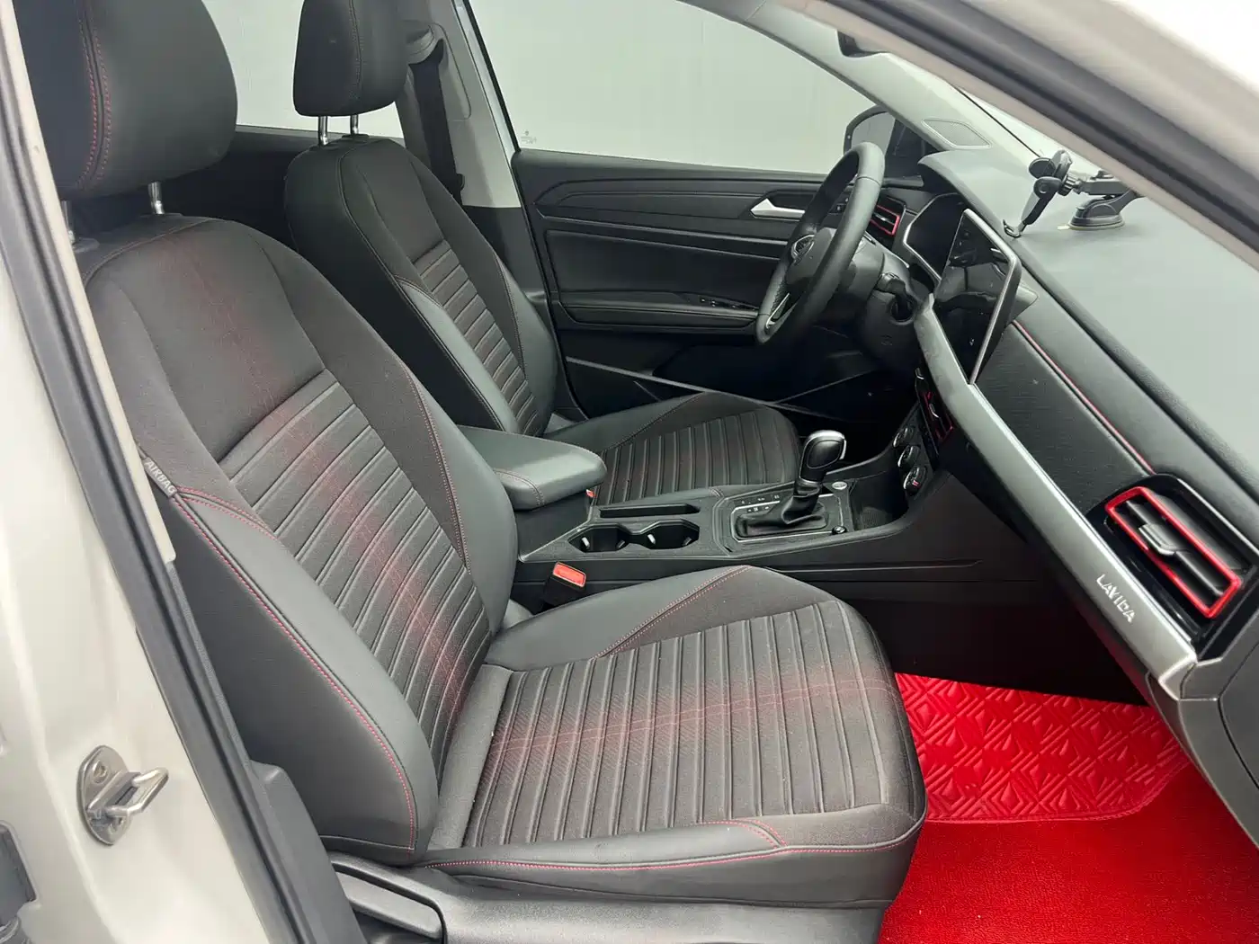 Volkswagen Lavida 2023 280TSI DSG Starlight Comfort Edition фото 9