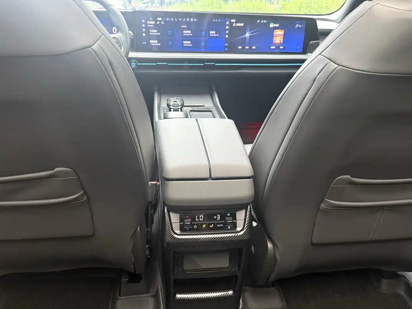 Ford Edge 2023 Edge L 2.0T EcoBoost E Hybrid FWD 7-Seater Luxury фото 16