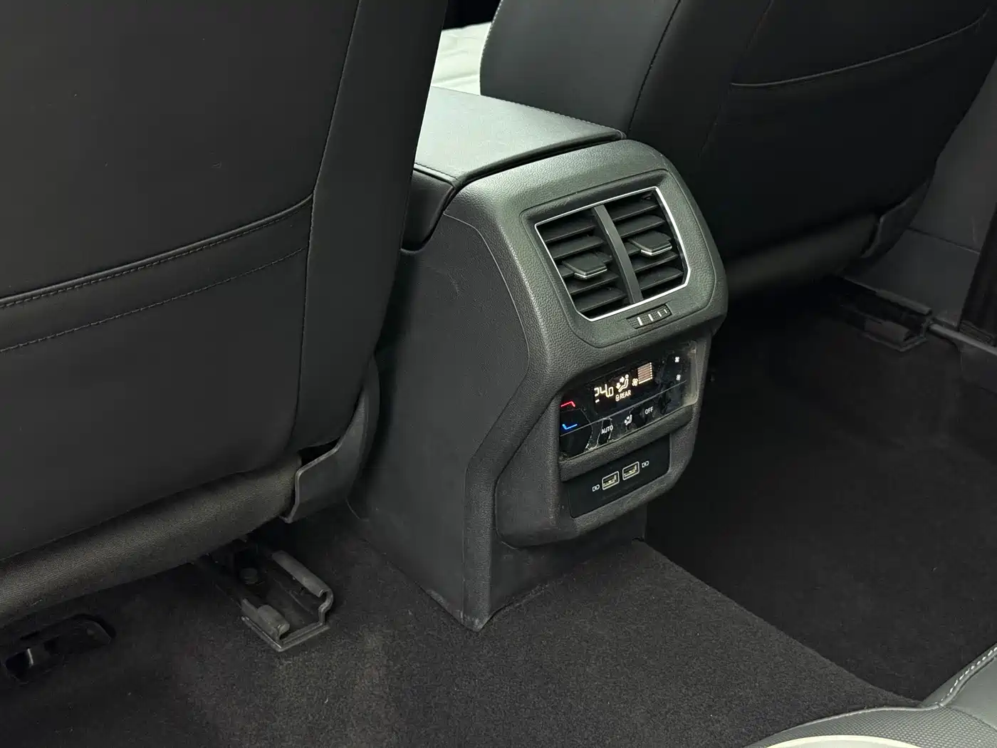 Volkswagen Tayron 2023 280TSI 2WD Luxury Plus Advanced Edition фото 19