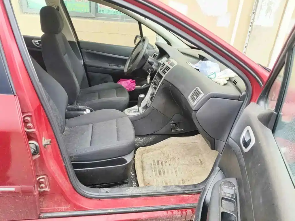 Peugeot 307 2011 2010 Hatchback 1.6L Automatic Comfort
