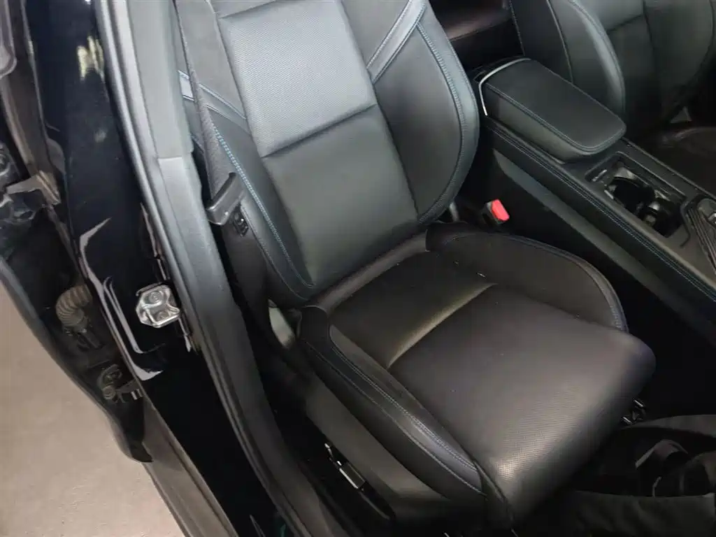 Lynk & Co 03 New Energy 2020 1.5T PHEV Pro фото 18