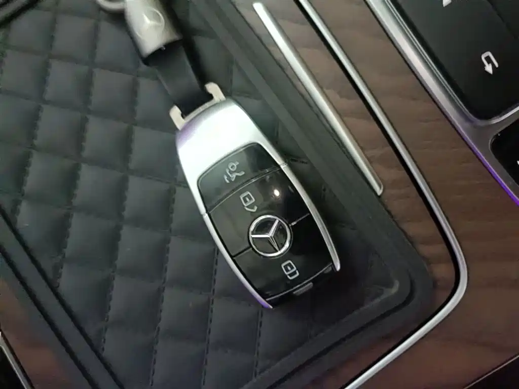 Mercedes-Benz E-Class 2020 E 260 L фото 9