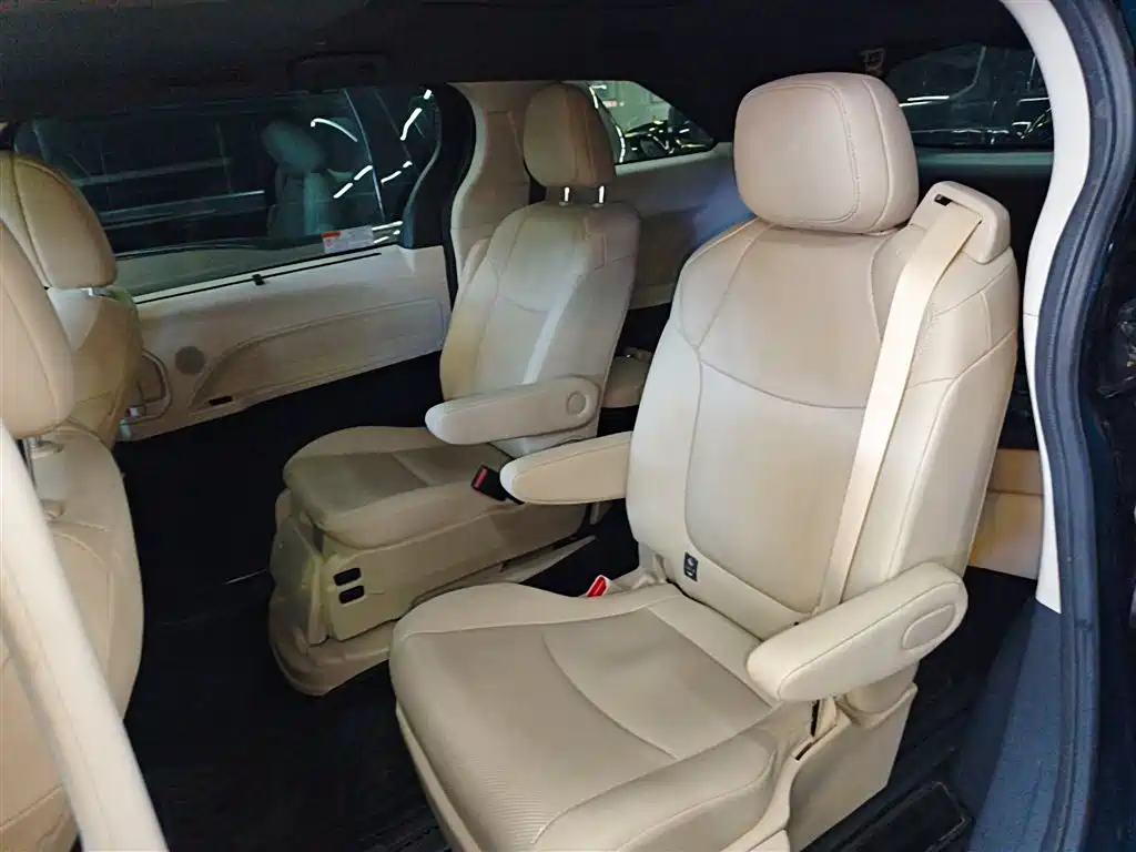 Toyota Granvia 2023 2.5L Hybrid Prestige Welfare PLUS Edition фото 14