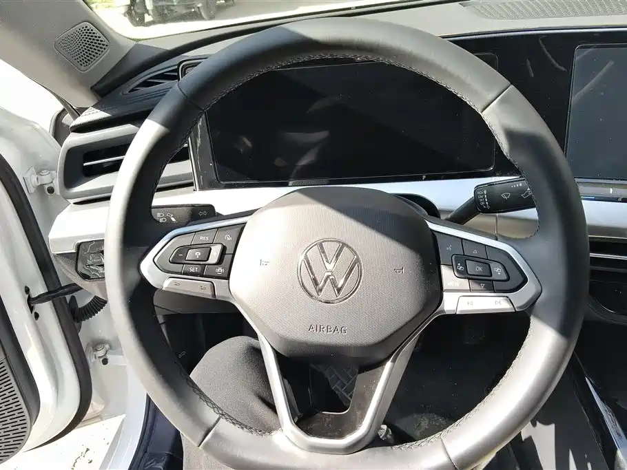 VOLKSWAGEN LINGDU