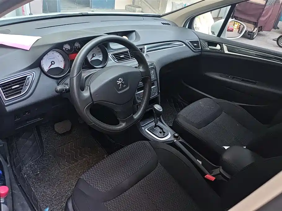 Peugeot 308 2014 Model Joy Edition Classic 1.6L Automatic Trend Style фото 12