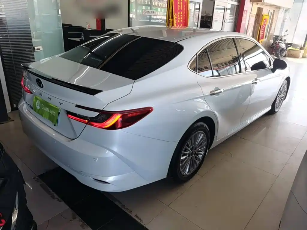 Фото 7 - Toyota Camry