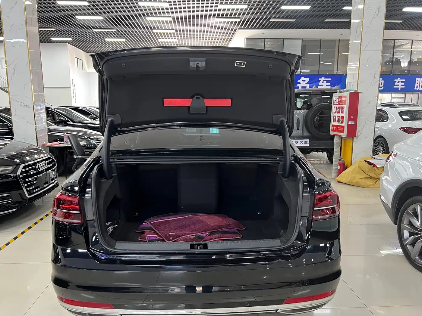 Volkswagen Phideon 2018 Facelift 380TSI FWD Flagship фото 14