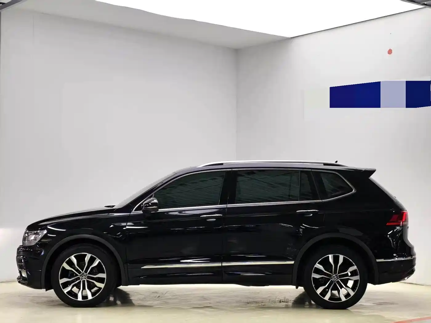 Volkswagen Tiguan L 2021 330TSI Automatic 2WD R-Line Premium фото 2