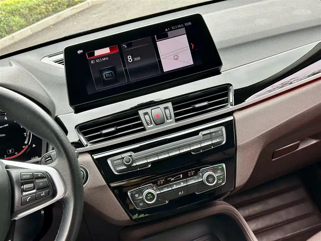 BMW X1 2020 sDrive25Li Leading Model фото 5