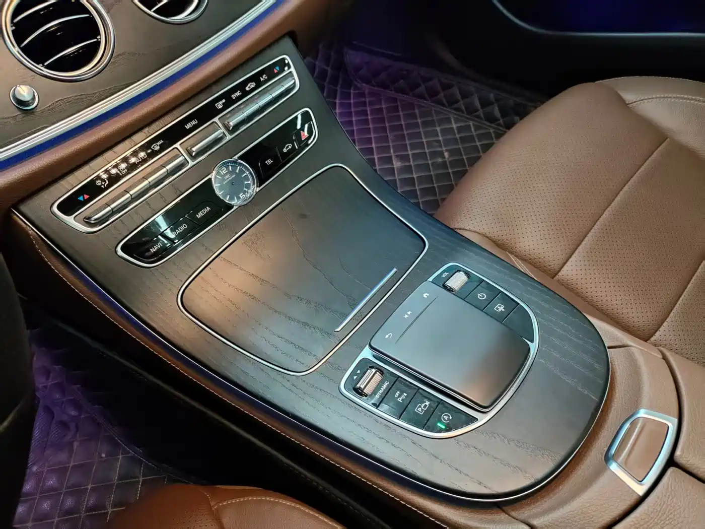 Mercedes-Benz E-Class 2021 E 300 L Sport Luxury Edition фото 9