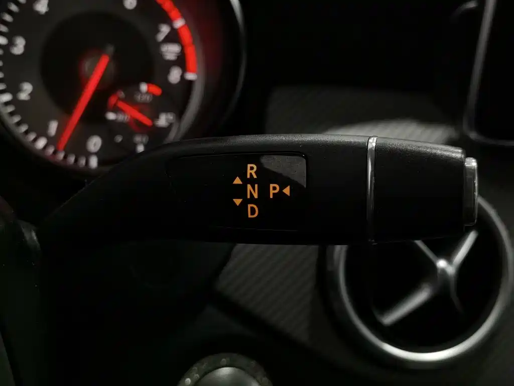 Mercedes-Benz GLA 2016 GLA 200 Dynamic фото 13