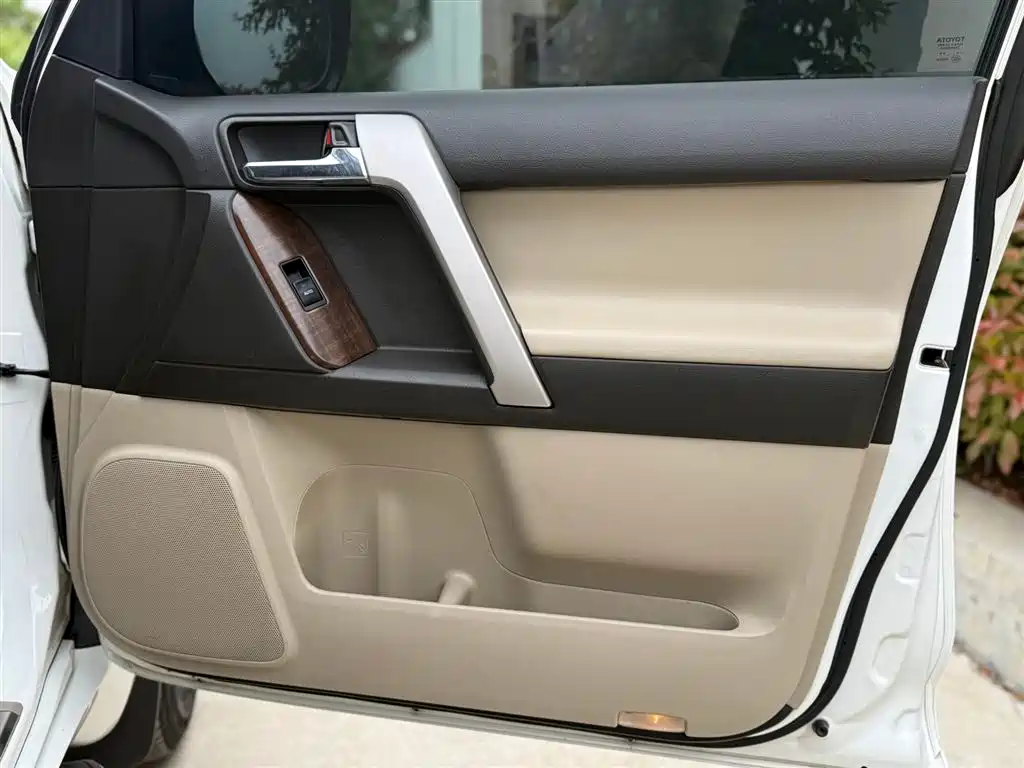 Toyota Prado 2010 4.0L Automatic VX NAVI фото 25