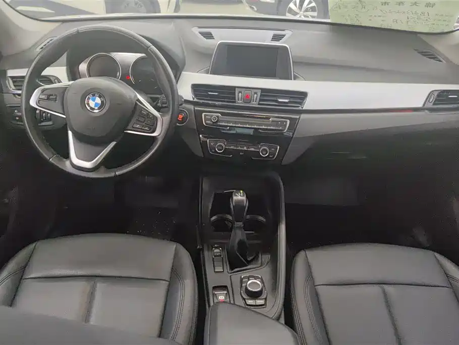 BMW X1 2019 sDrive18Li Fashion Model фото 12