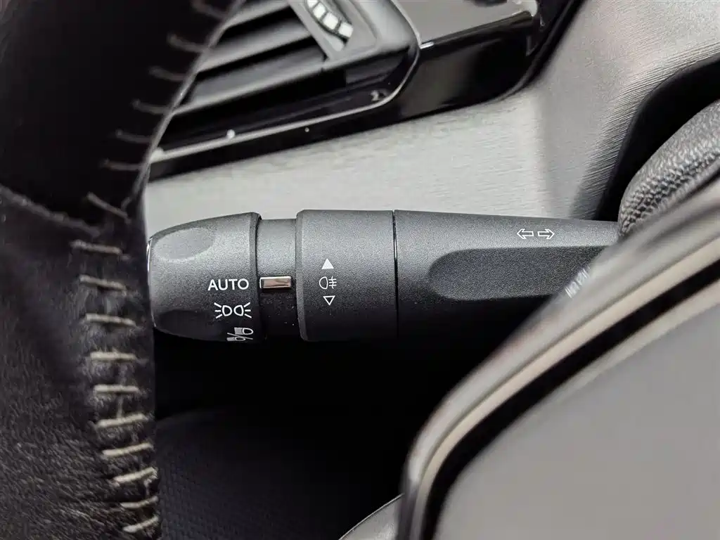 Peugeot 408 2022 1.6T Dream Chaser Edition фото 21