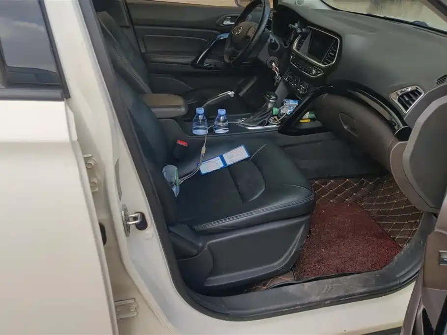 GAC Trumpchi Trumpchi GS4 2017 200T G-DCT 2WD Comfort фото 8