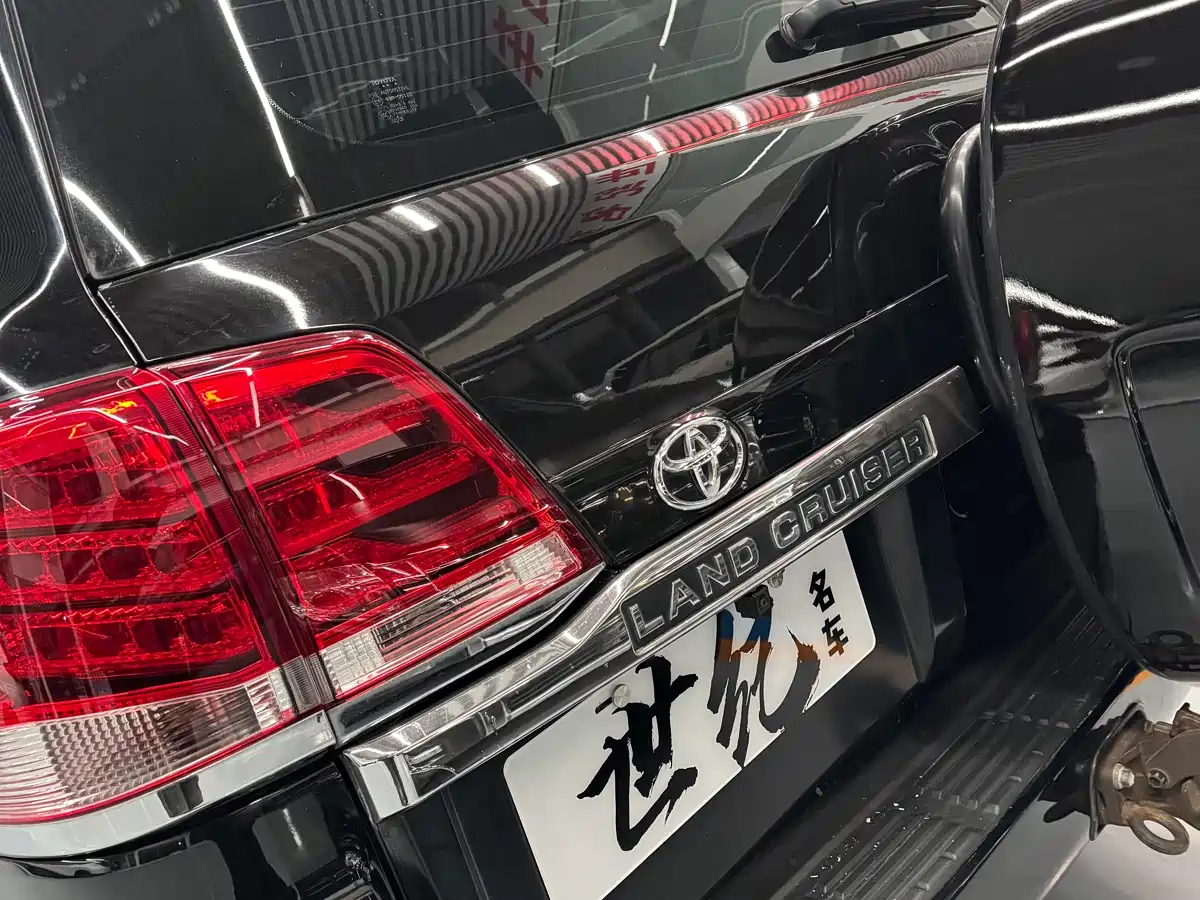 Toyota Land Cruiser (Import) фото 11
