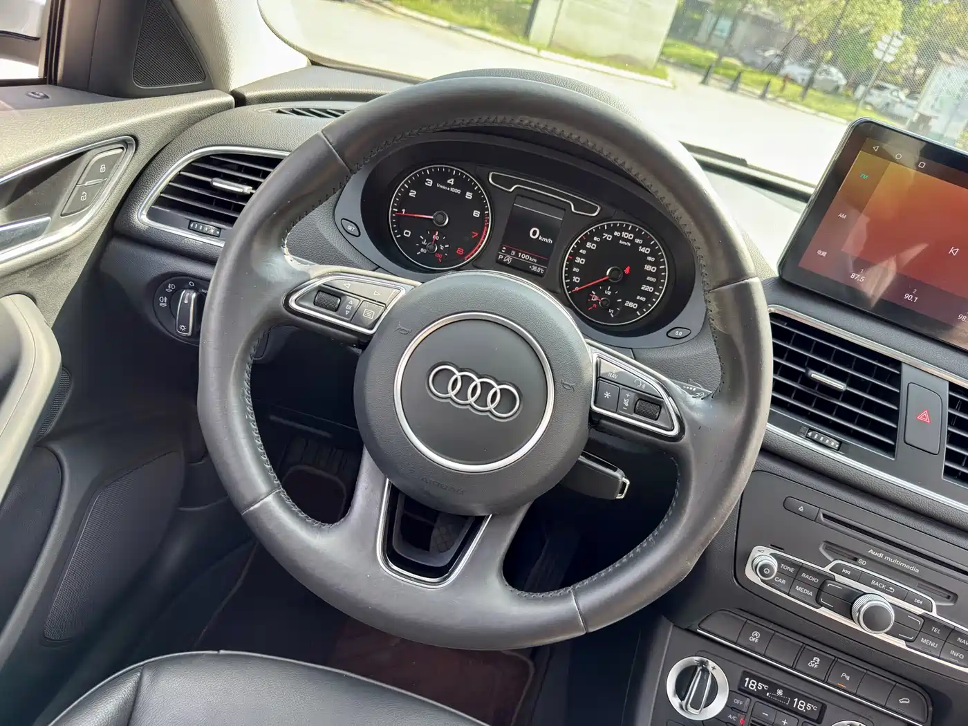 Audi Q3 2015 35 TFSI quattro Technology фото 12