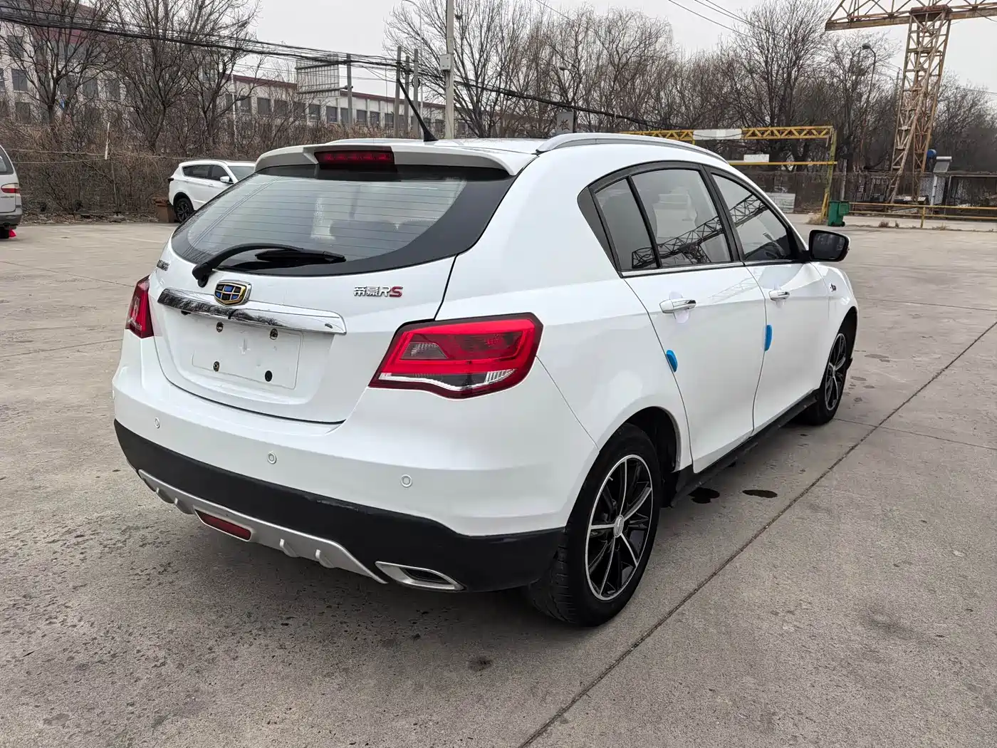 Фото 7 - Geely Emgrand