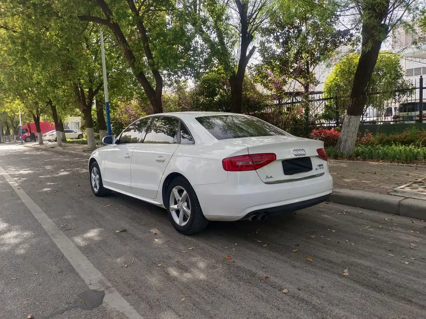 Audi A4L 2013 35 TFSI Automatic Comfort фото 9