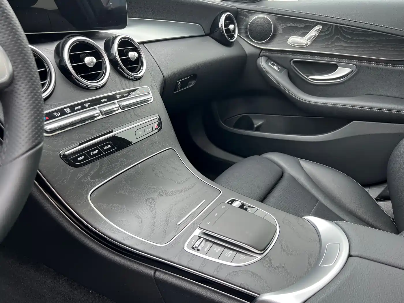 Mercedes-Benz C-Class 2020 Facelift C 200 L Fashion Sport Version фото 17