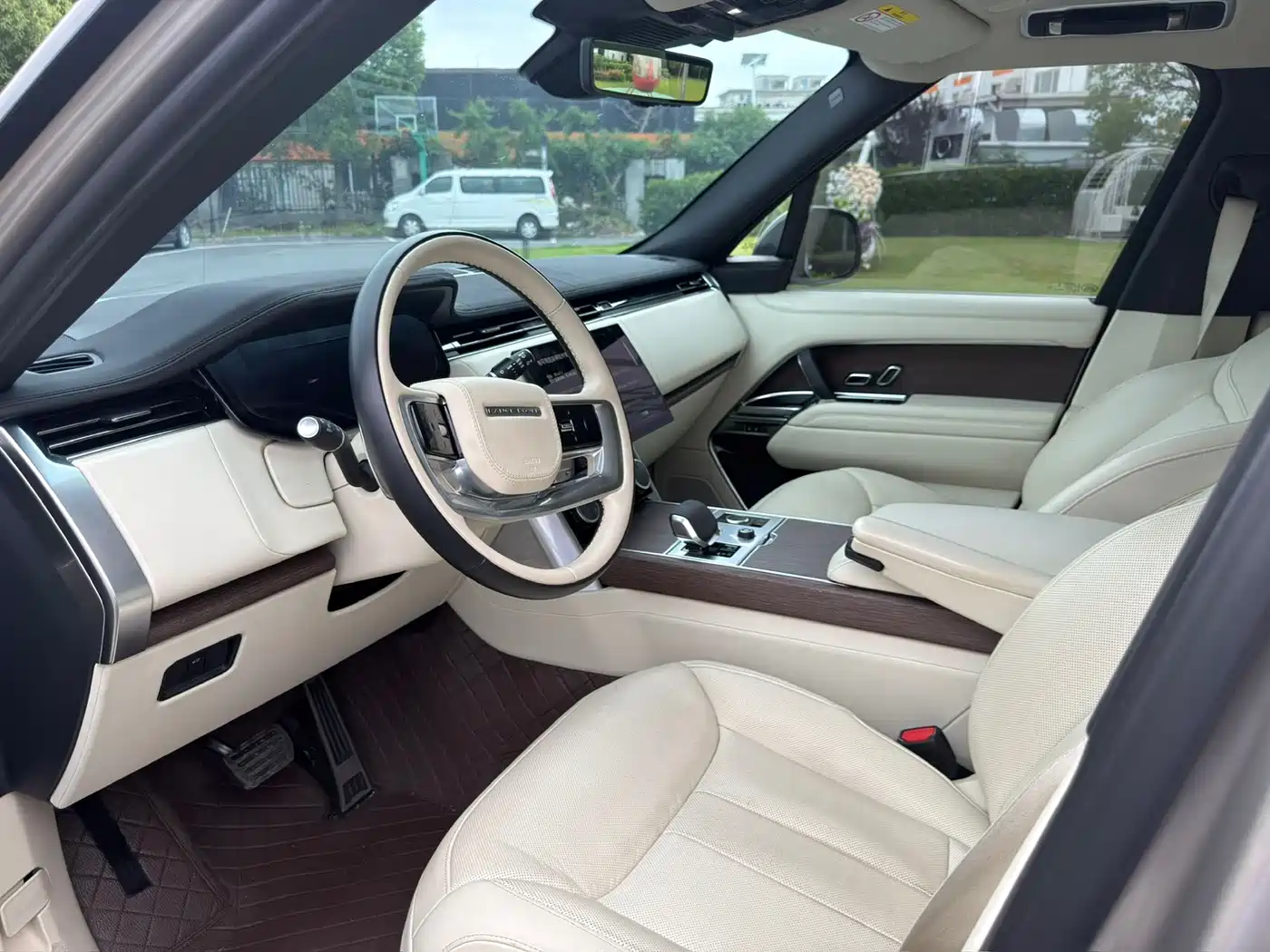 Land Rover Range Rover 2023 3.0 L6 400PS Genesis Extended Version фото 4