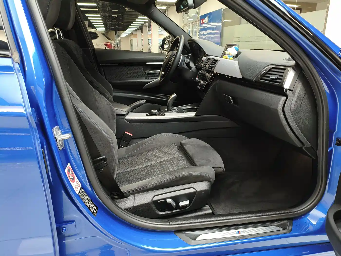 BMW 3 Series 2017 320i M Sport фото 20