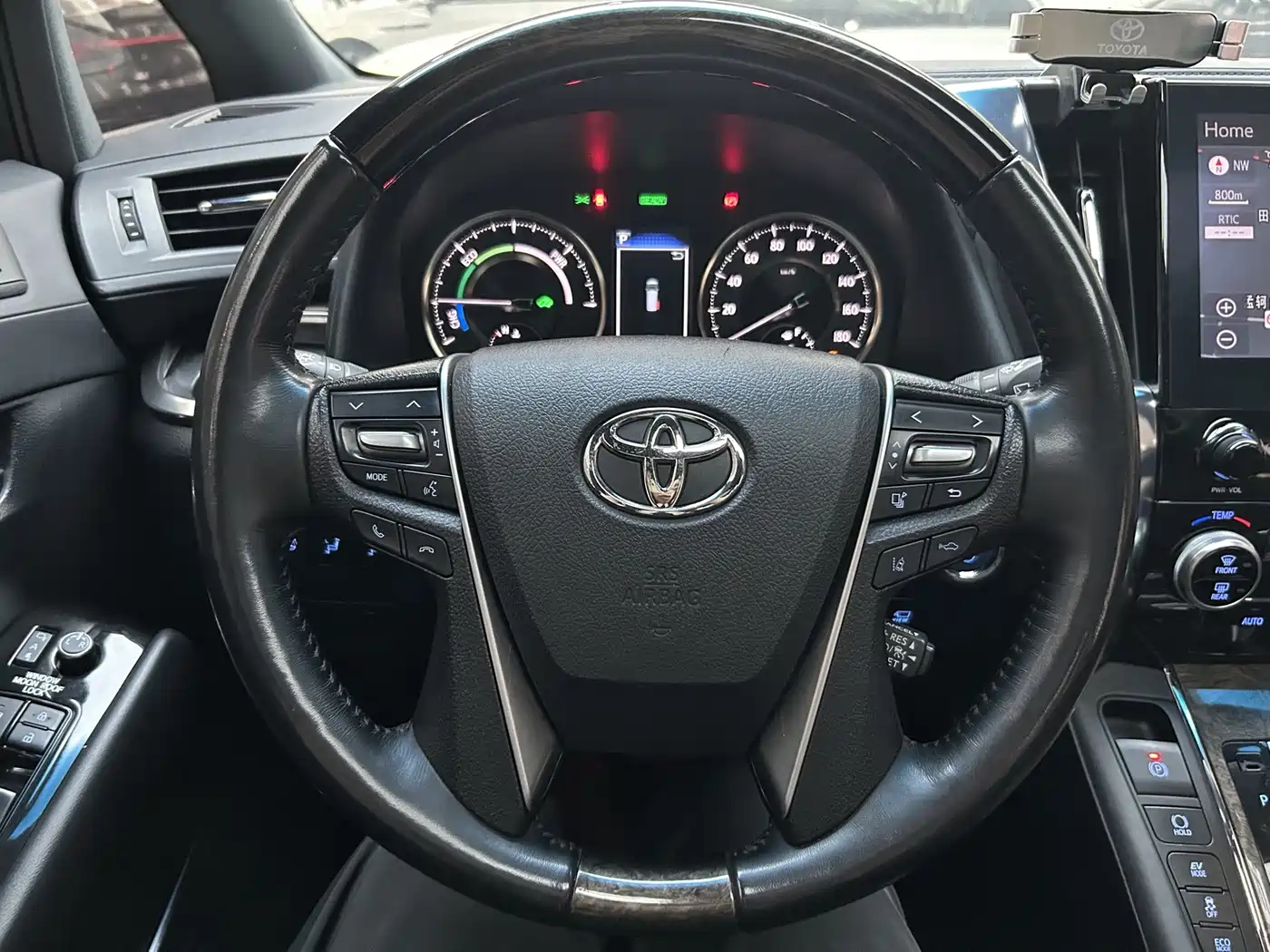 Фото 24 - Toyota Vellfire