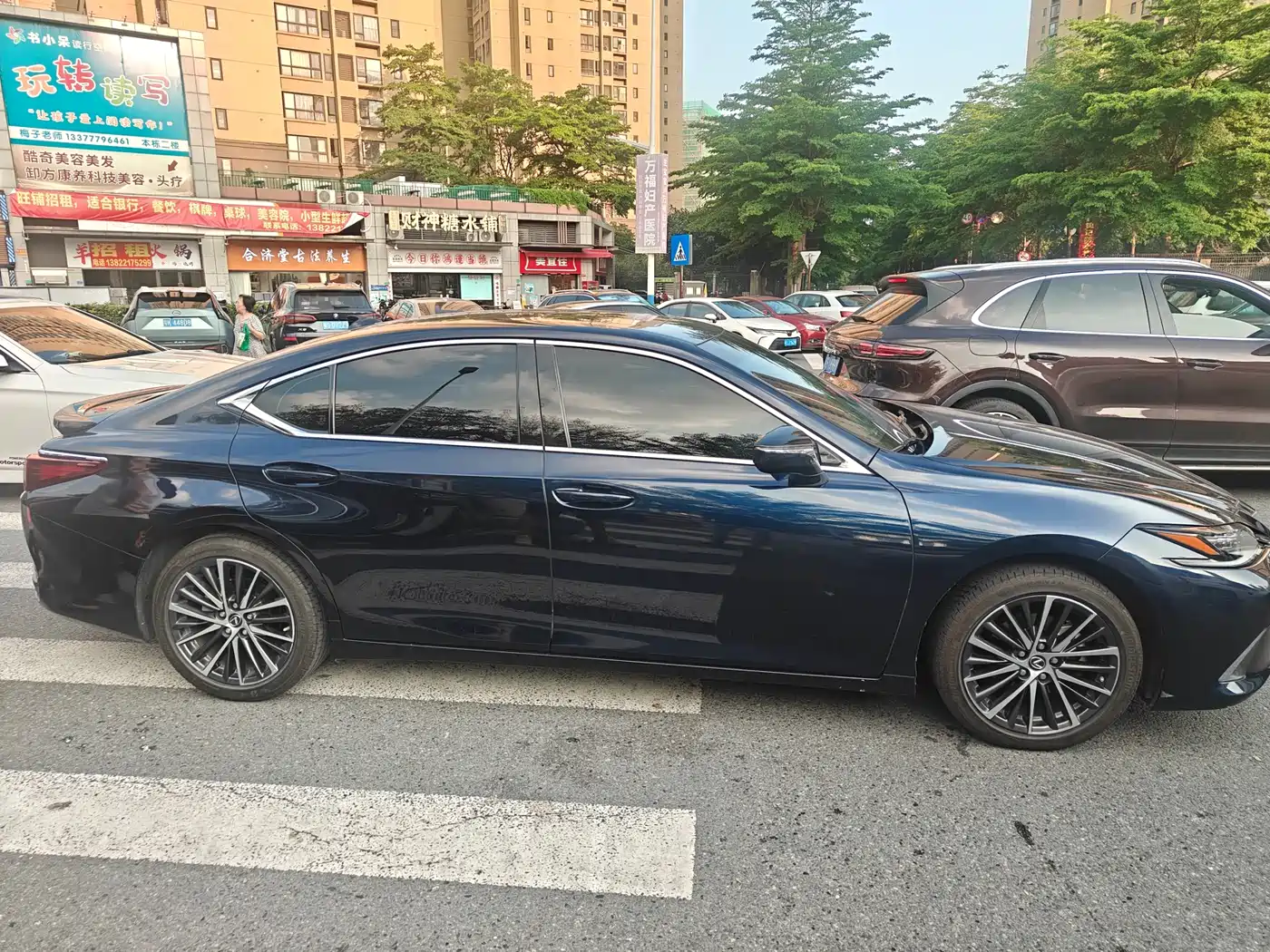 Lexus ES 2022 300h Ultimate Edition фото 4
