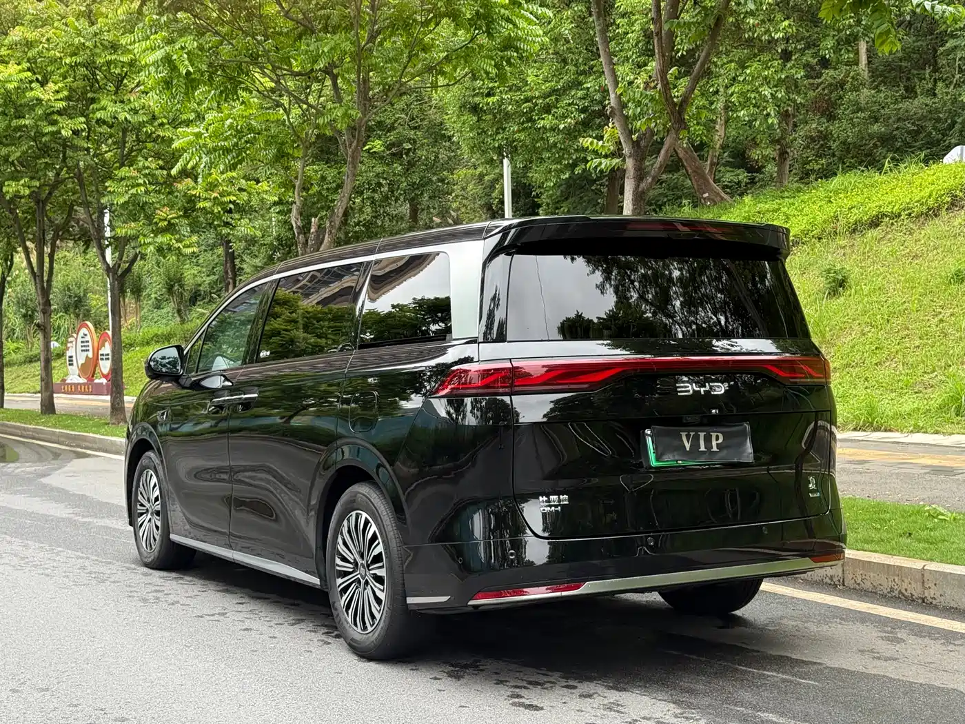 BYD Xia 2025 DM-i 1.5T 100km Surpass Edition фото 16