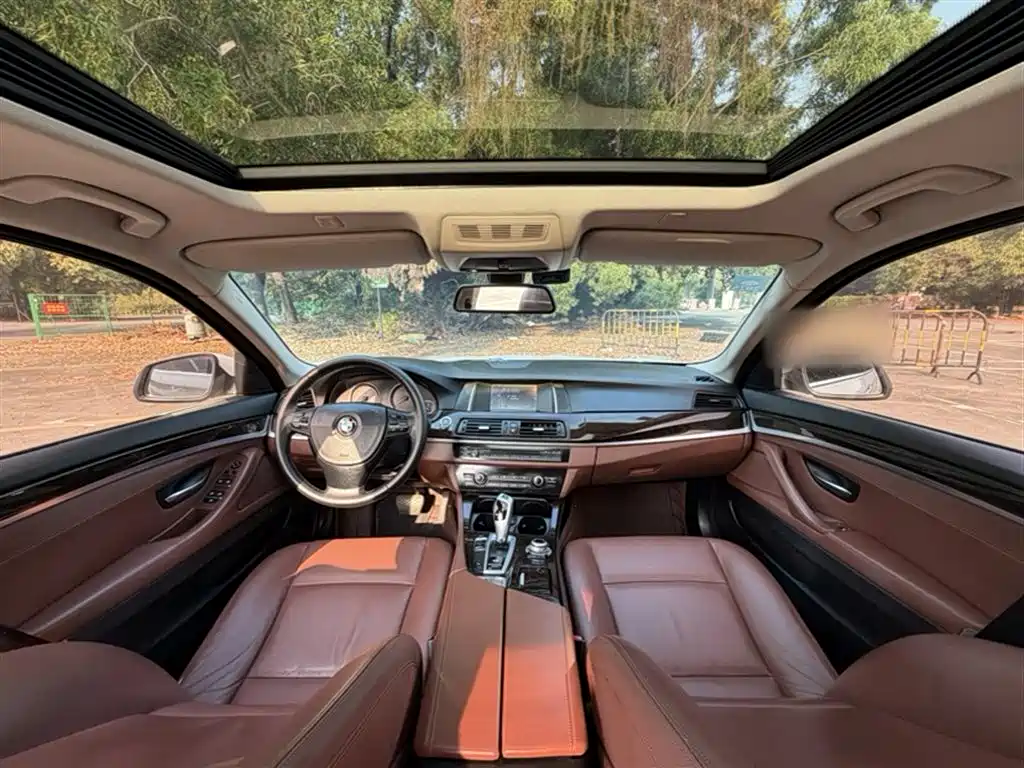 BMW 5 Series 2014 525Li Leading фото 14