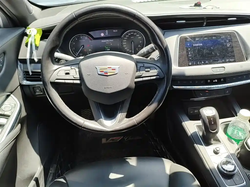 Cadillac XT4 2018 28T FWD Leading Edition фото 11