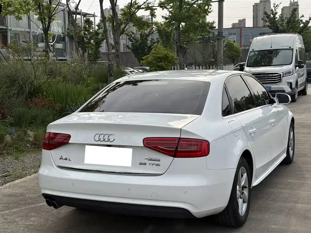 Audi A4L 2015 35 TFSI Auto Standard фото 11